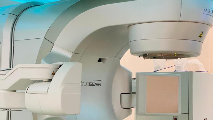 Texto Alternativo: El Hospital de Fuenlabrada trata más de 500 pacientes oncológicos con su nuevo acelerador lineal