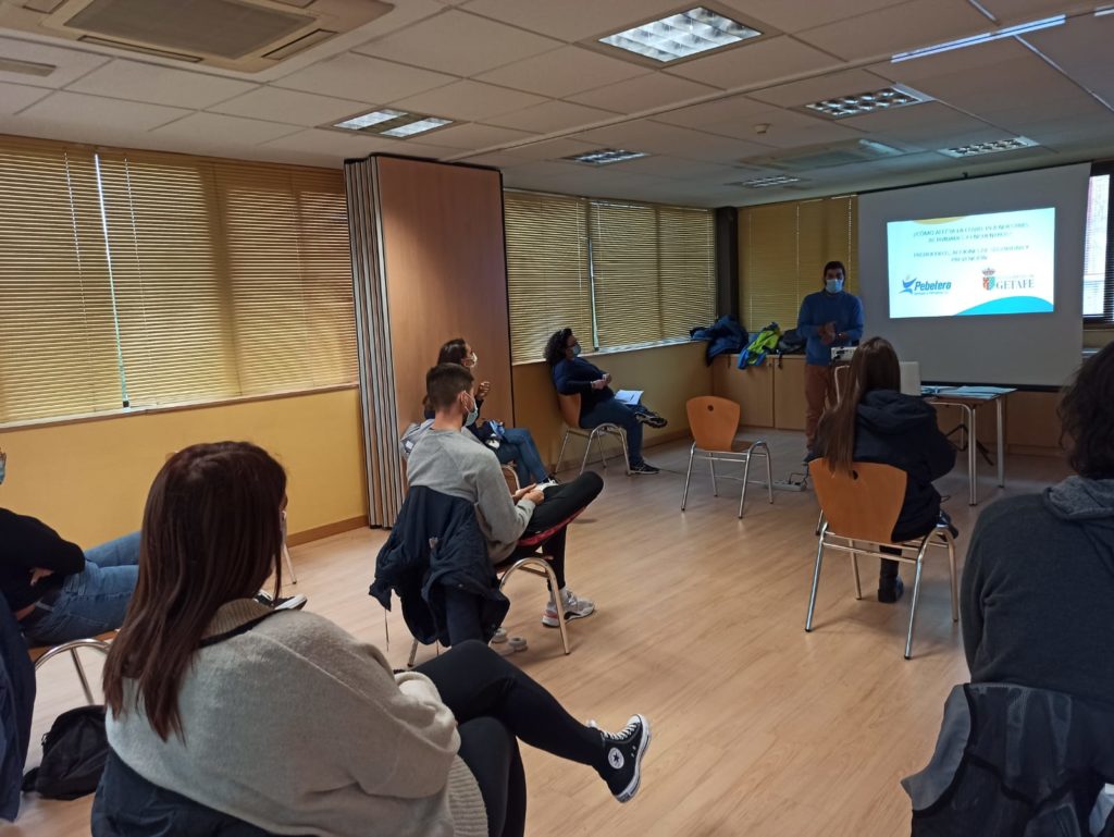 Texto Alternativo: Las entidades juveniles de Getafe reciben formación para organizar sus actividades con todas las medidas de prevención y seguridad