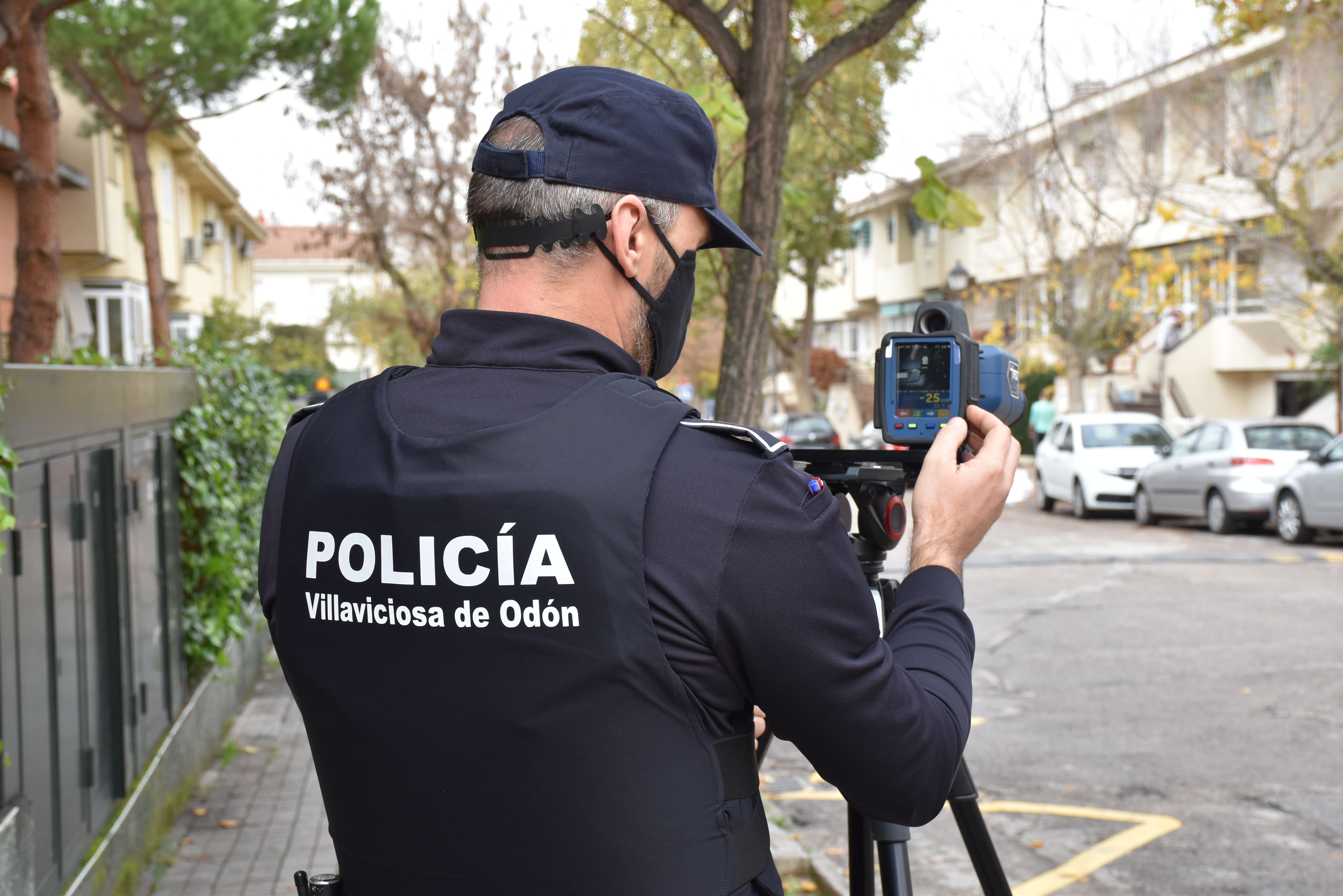 Texto Alternativo: El Ayuntamiento adquiere un radar móvil para su Policía Local con el objetivo de mejorar la seguridad vial en el municipio