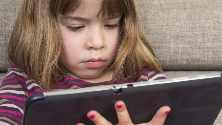 Texto Alternativo: La Comunidad invierte más de 6,1 M en adquirir 36.100 tablets para los centros educativos