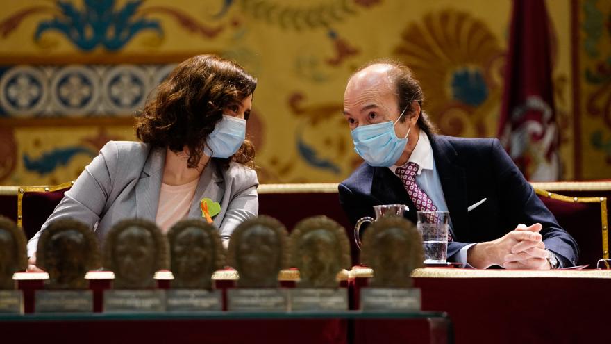 Texto Alternativo: Díaz Ayuso: Queremos un gran pacto por la ciencia en Madrid y llegar al 2% del PIB en I+D