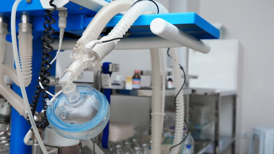 Texto Alternativo: El Hospital Príncipe de Asturias casi ha triplicado la capacidad de su UCI desde la pandemia