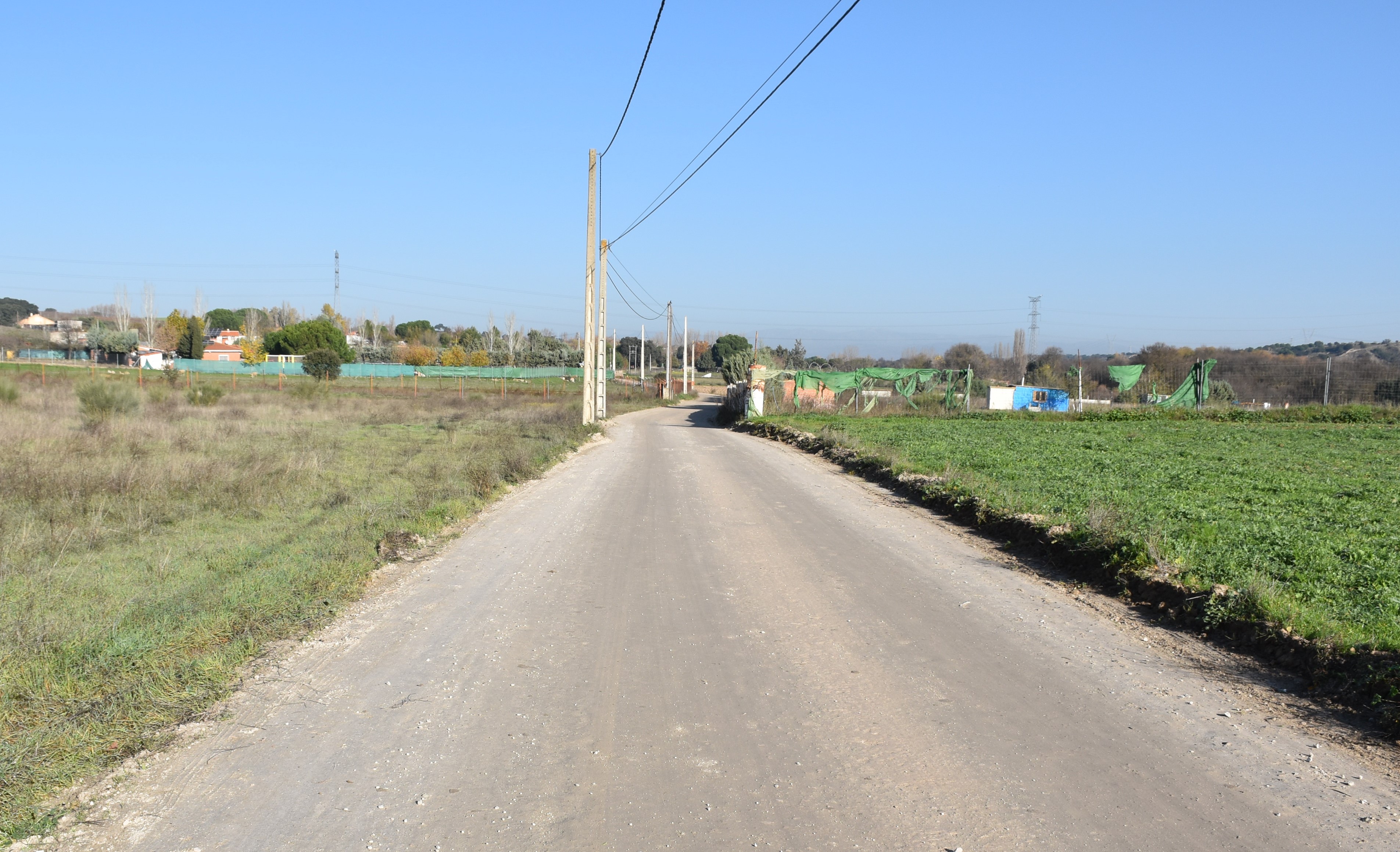 Texto Alternativo: La Concejalía de Medioambiente acondiciona dos caminos vecinales de Villaviciosa