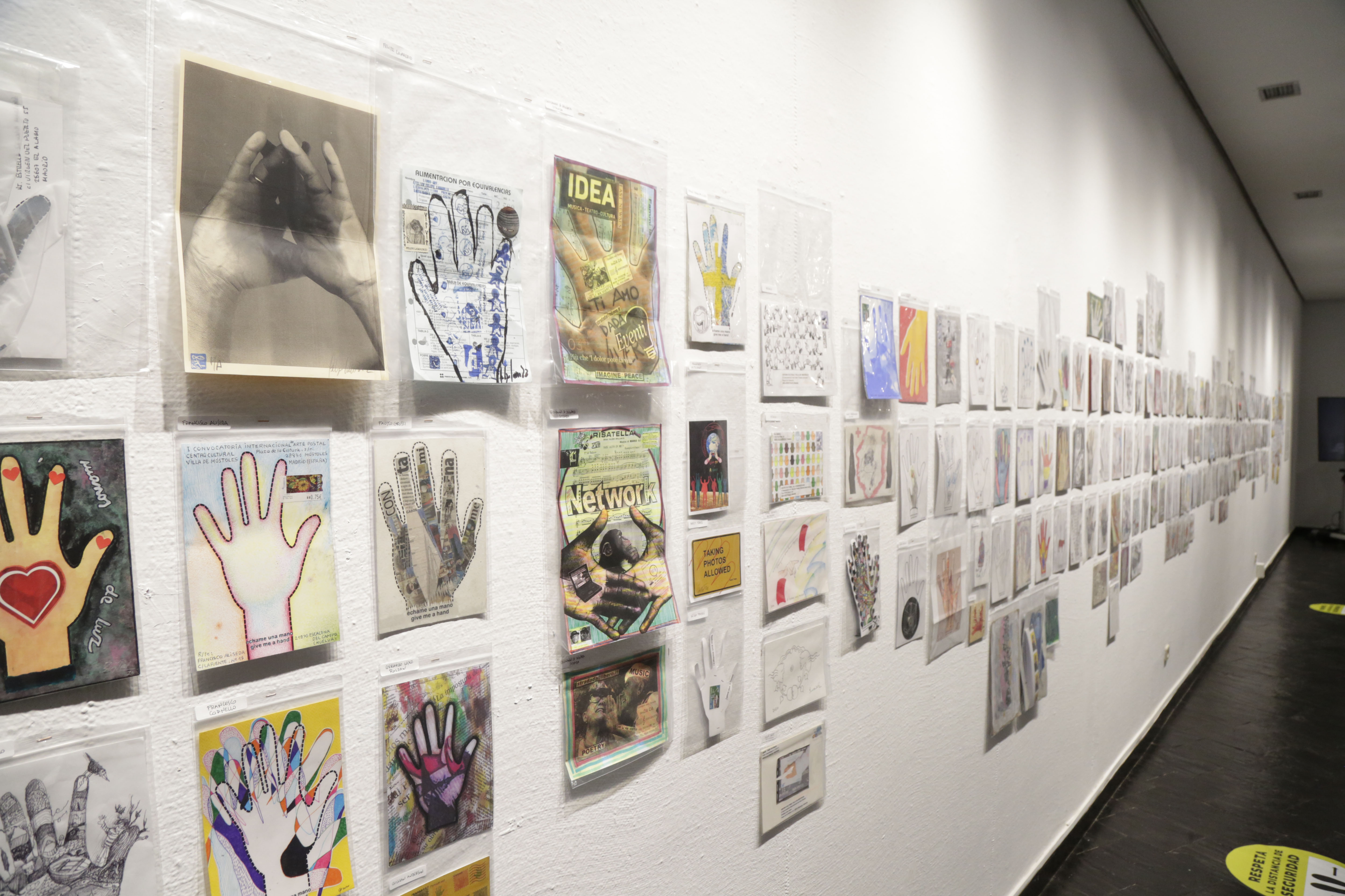 Texto Alternativo: Móstoles inaugura su primera exposición de Arte Postal con más de 450 creaciones enviadas de todo el mundo