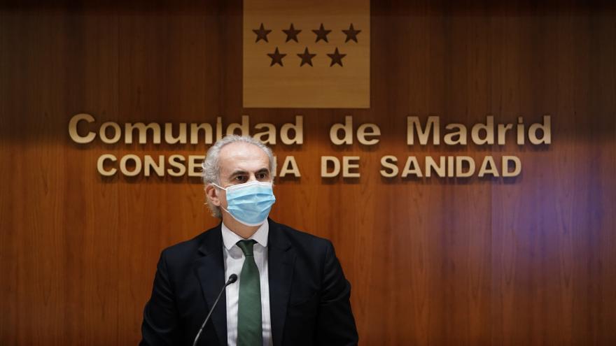Texto Alternativo: Reducimos a un máximo de seis personas las reuniones familiares en los días festivos de Navidad