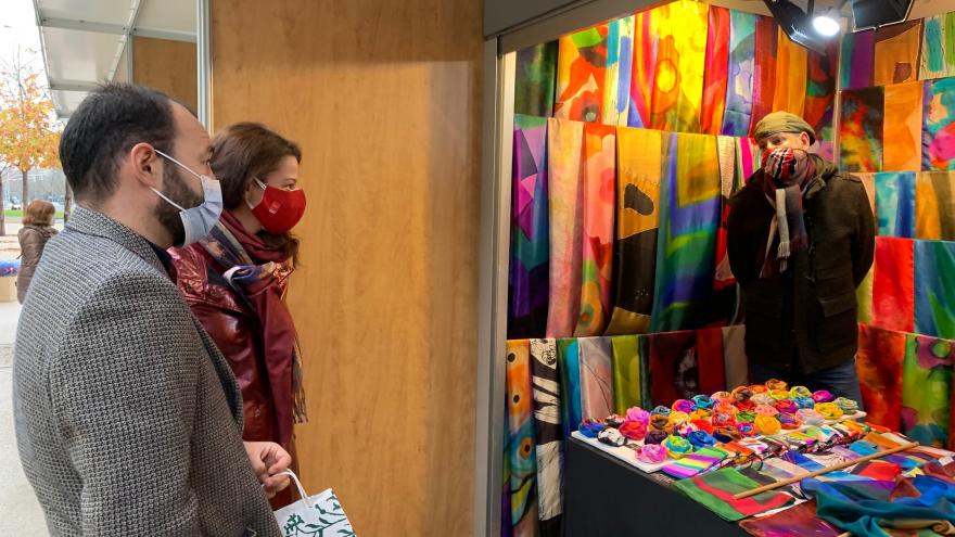 Texto Alternativo: La 33ª edición de la Feria Mercado de Artesanía, cita ineludible de la Navidad en Madrid