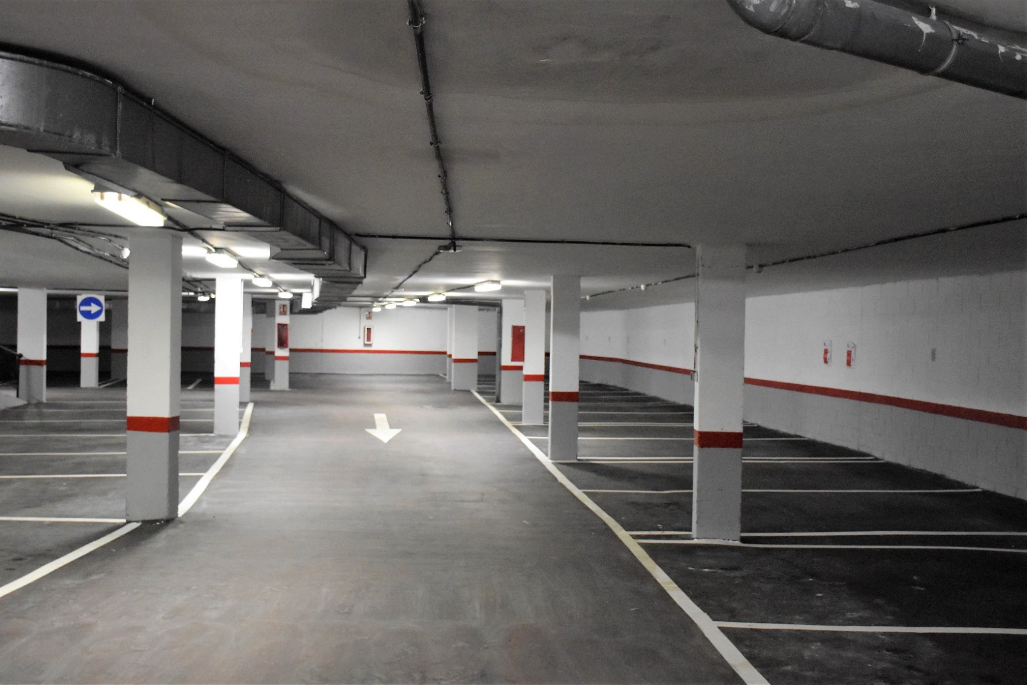 Texto Alternativo: El aparcamiento municipal de la calle Nueva vuelve a abrir después de acometerse los trabajos de mejora y limpieza