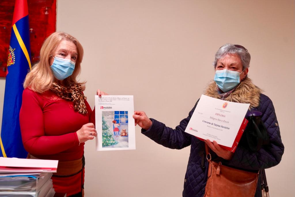 Texto Alternativo: Milagros Marco gana el certamen de tarjetas navideñas de los Centros de Mayores de Móstoles