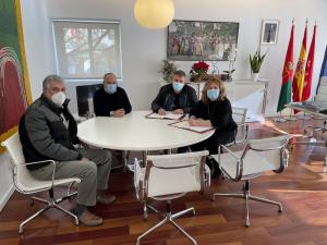 Texto Alternativo: El Ayuntamiento de Alcorcón firma un convenio de colaboración con APLAA para la cesión del local que actualmente utiliza como sede por 25 años