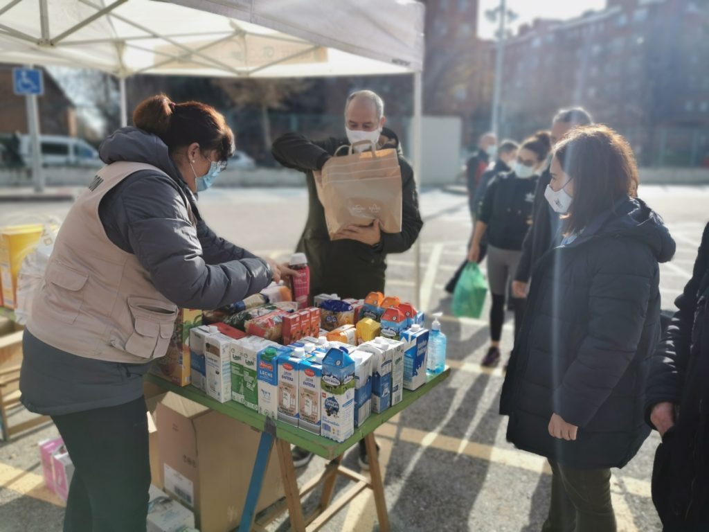 Texto Alternativo: Más de 4.000 kilos de alimentos en la X Campaña del Deporte Solidario