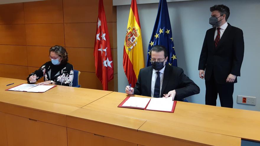 Texto Alternativo: El Gobierno de la Comunidad de Madrid la Comunidad el Gobierno de la Comunidad renueva el convenio con registradores de la propiedad y mercantiles para la gestión de tributos