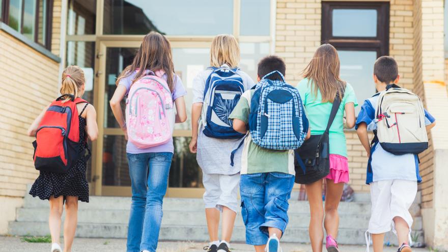 Texto Alternativo: Enviamos recomendaciones a centros educativos y ayuntamientos para garantizar la seguridad