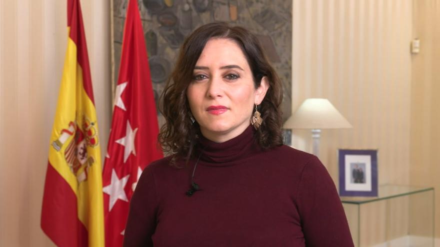 Texto Alternativo: Díaz Ayuso refuerza la educación pública con la mayor oferta de empleo de la historia