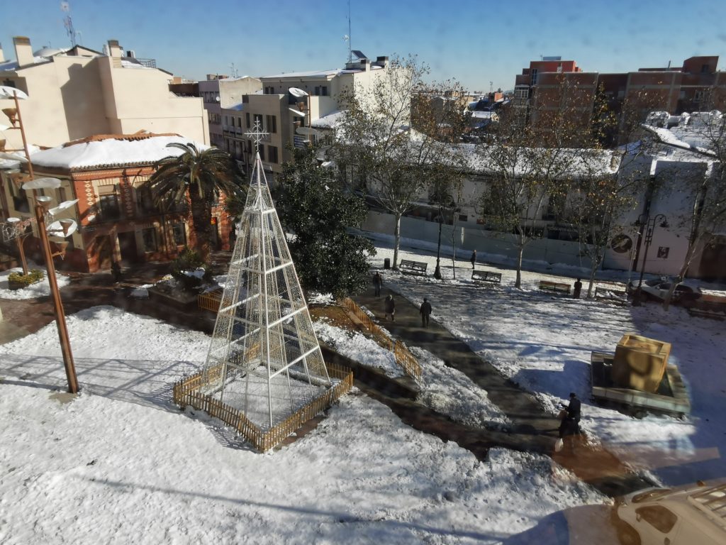 Texto Alternativo: Suspendidas las actividades no esenciales hasta el martes 19 de enero