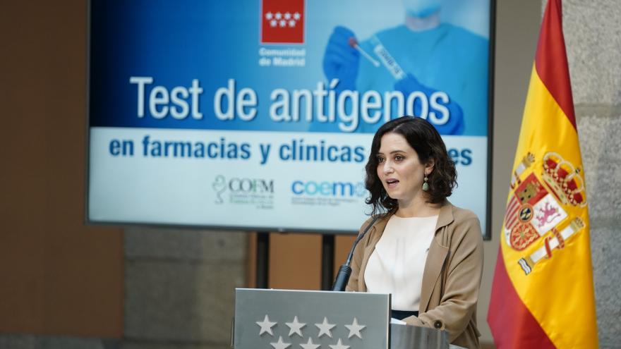 Texto Alternativo: Díaz Ayuso alcanza 2 acuerdos para hacer gratis test antígenos en farmacias y clínicas dentales