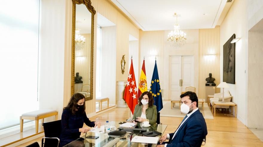 Texto Alternativo: Díaz Ayuso lanza un “ruego desesperado” a la UE para que lleguen más vacunas contra el COVID