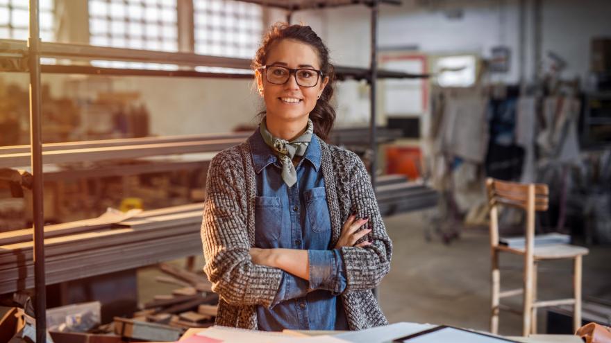 Texto Alternativo: Desarrollamos acciones orientadas a impulsar el empleo femenino, la igualdad y la corresponsabilidad