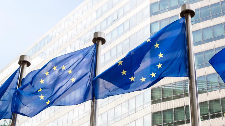 Texto Alternativo: Agilizaremos la tramitación para la gestión eficiente de los fondos europeos