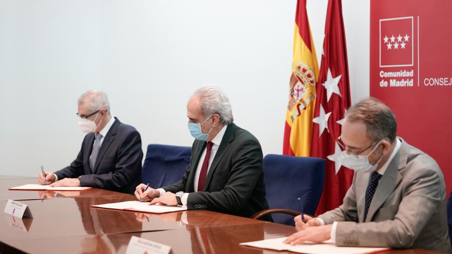 Texto Alternativo: Recogemos en un documento iniciativas puestas en marcha para una mejor atención al paciente Covid