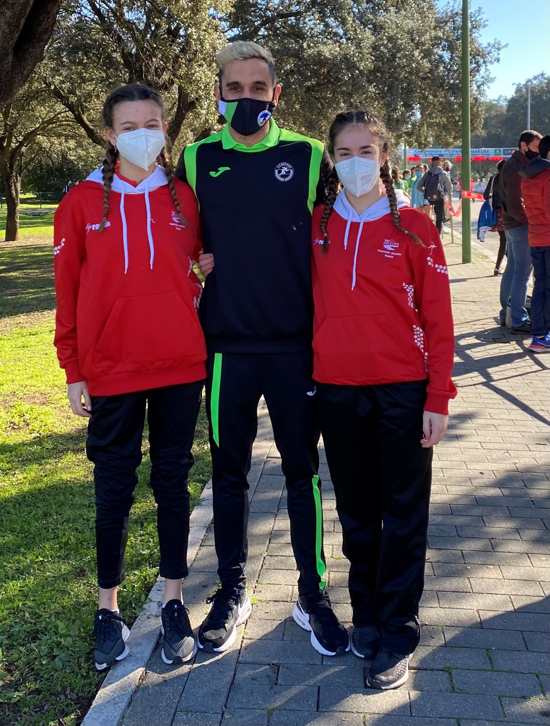 Texto Alternativo: Dos atletas de la Asociación Atlética de Móstoles compitieron con el equipo de la Federación de Madrid en el Campeonato de España de marcha