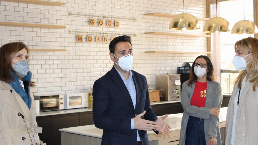 Texto Alternativo: El Gobierno de la Comunidad reabreel hotel de Las Tablas para personas y familias vulnerables convalecientes por COVID-19