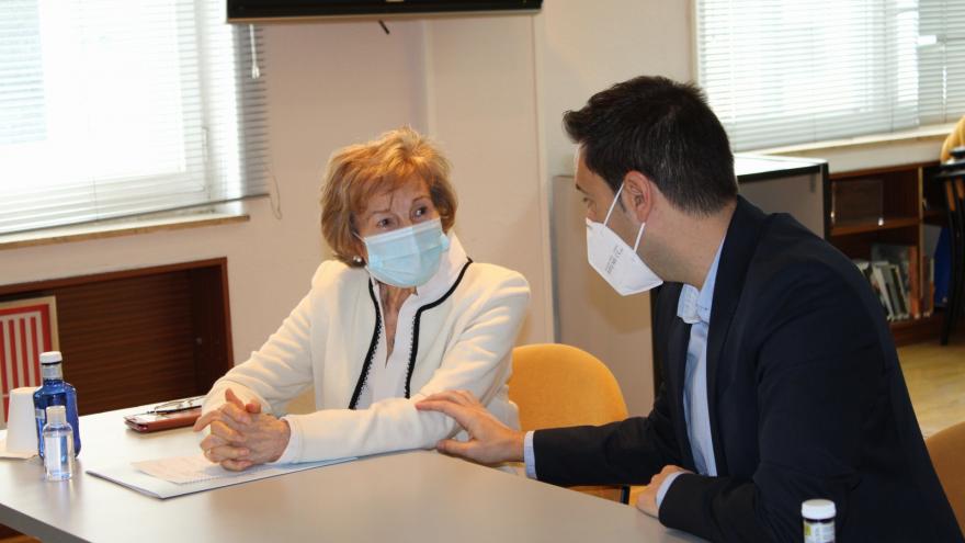 Texto Alternativo: La Comunidad de Madrid inicia el programa regional para prevenir la soledad no deseada en personas mayores