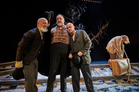 Texto Alternativo: Llega a Villaviciosa la obra ‘Esperando a Godot’, de Samuel Beckett