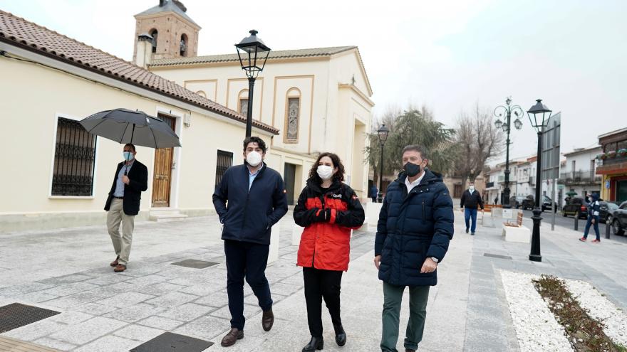 Texto Alternativo: Díaz Ayuso visita Humanes de Madrid y Cubas de la Sagra, donde se han destinado 6 M del PIR
