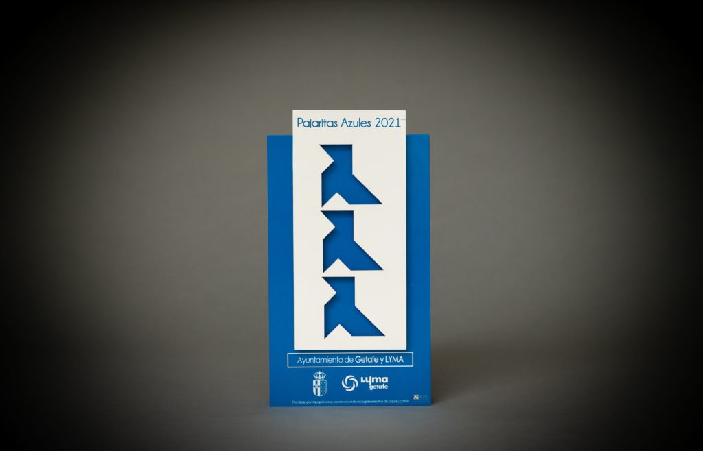 Texto Alternativo: Getafe consigue un año más las 3 Pajaritas Azules por sus excelentes datos en recogida de papel y cartón