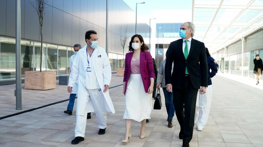Texto Alternativo: Comenzamos a vacunar este jueves a los mayores de 80 años en los centros de salud