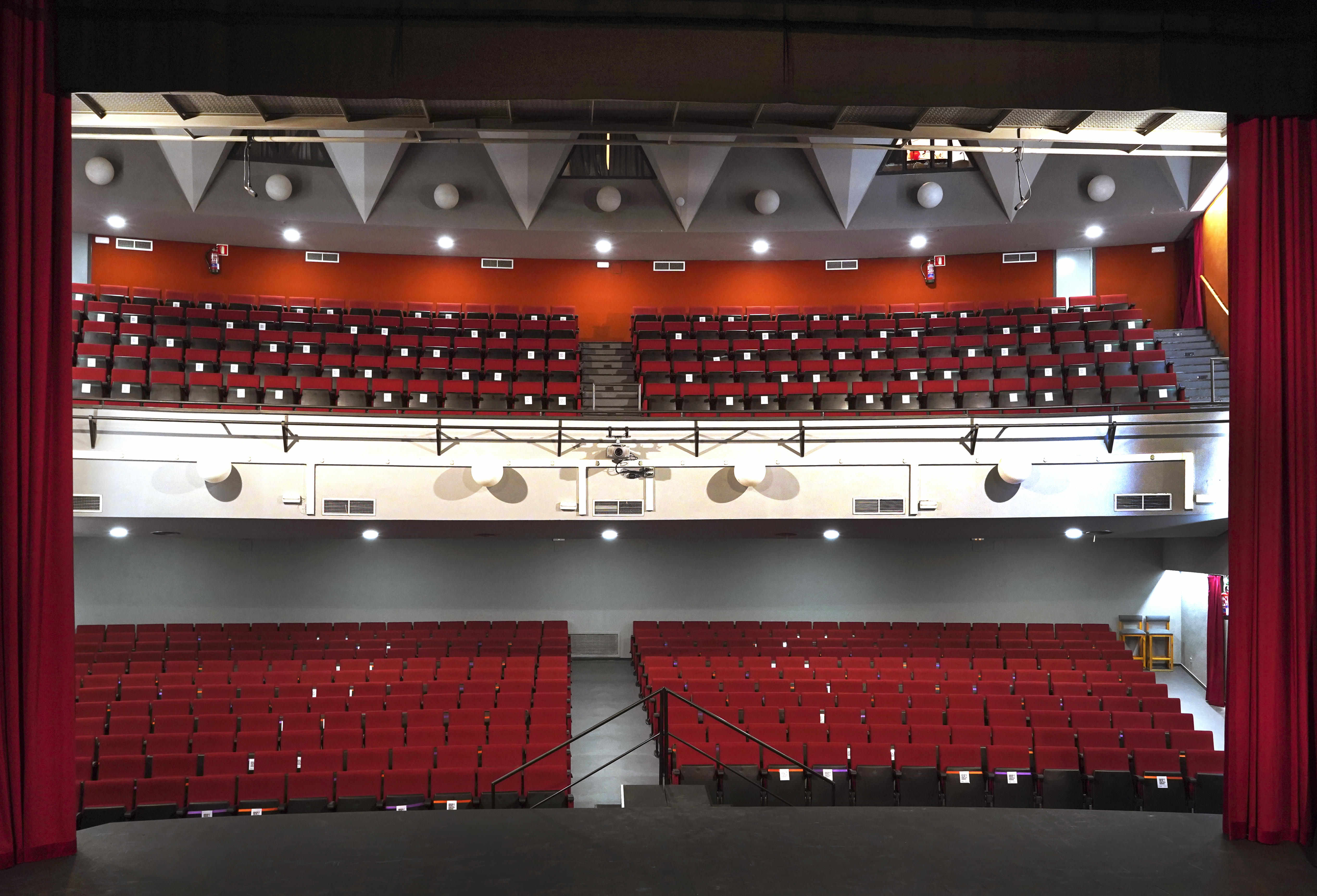 Texto Alternativo: Reabre el Teatro Villa de Móstoles tras su primera gran remodelación en 30 años