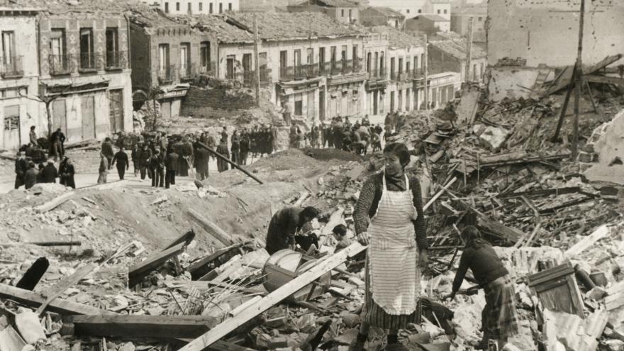Texto Alternativo: La Comunidad presentamos la exposición virtual ‘Mujeres en guerra’