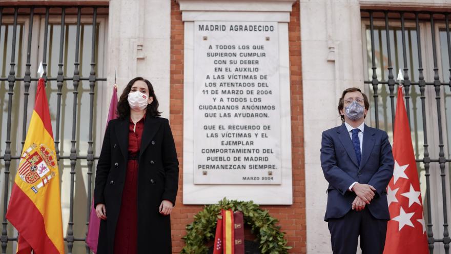 Texto Alternativo: Los madrileños rinden homenaje a las víctimas del 11-M en el 17º aniversario de los atentados