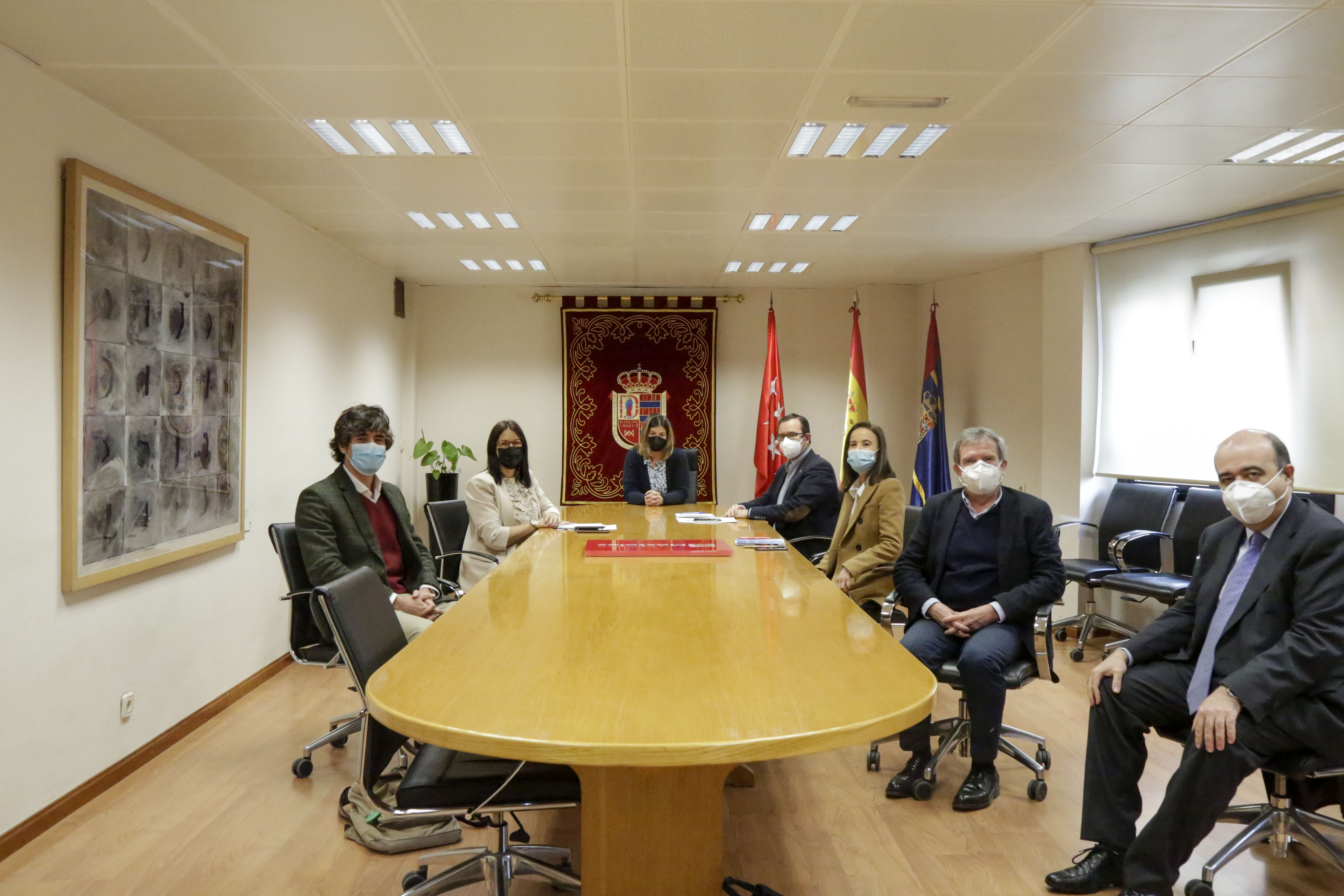 Texto Alternativo: El Gobierno de Móstoles, la Fundación del Real Madrid y la Fundación Iker Casillas colaborarán en proyectos conjuntos para mejorar la vida de las mostoleñas y mostoleños