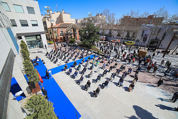 Texto Alternativo: Emotivo homenaje a las víctimas de la COVID-19 en Getafe