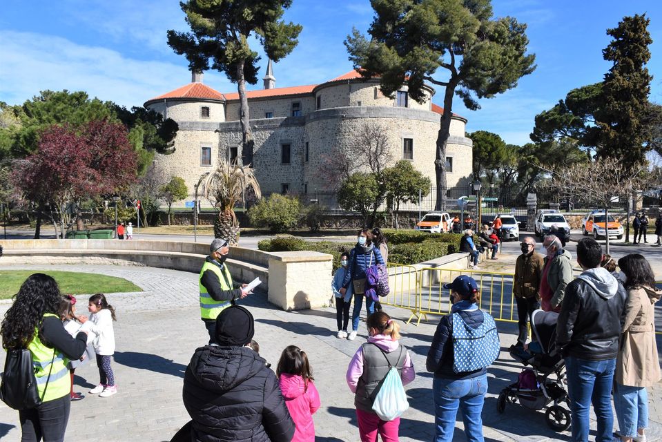 Texto Alternativo: Villaviciosa celebró el Día del Árbol con una visita guiada para conocer la riqueza arbórea del municipio