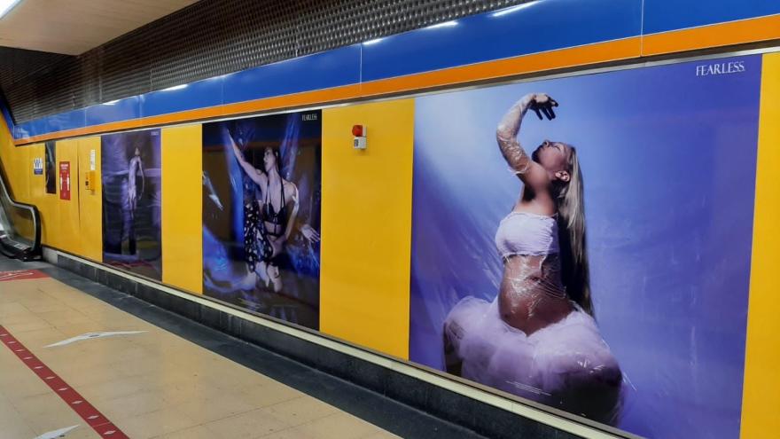 Texto Alternativo: Acogemos en el Metro la exposición #DanzaXAgua para concienciar sobre el cuidado del planeta