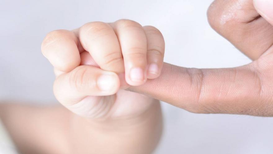 Texto Alternativo: El 12 de Octubre mantiene su política de puertas abiertas para los padres de niños ingresados