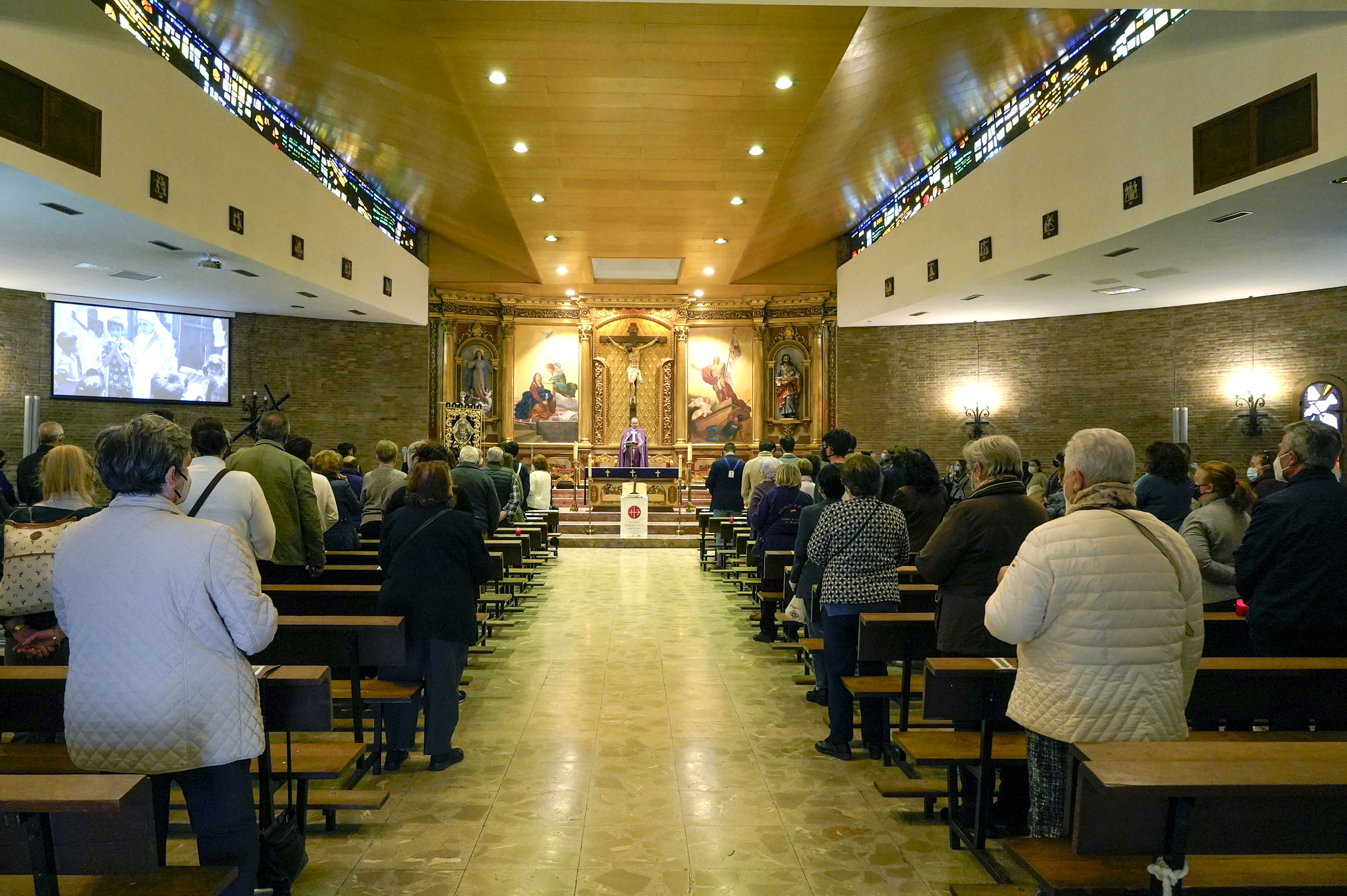 Texto Alternativo: Móstoles celebra el viacrucis infantil en el interior de la Parroquia de Nuestra Señora de la Asunción