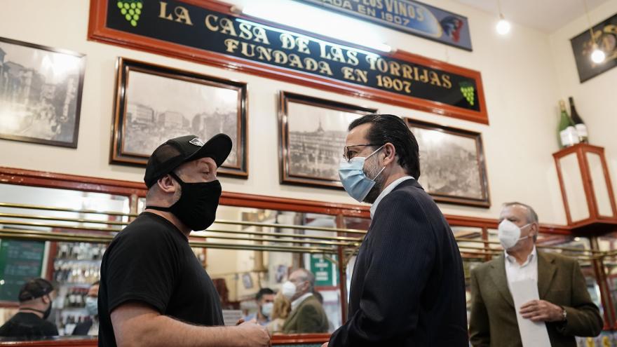 Texto Alternativo: La Comunidad de Madrid pide a los madrileños que apoyen a la hostelería y a los comercios con responsabilidad