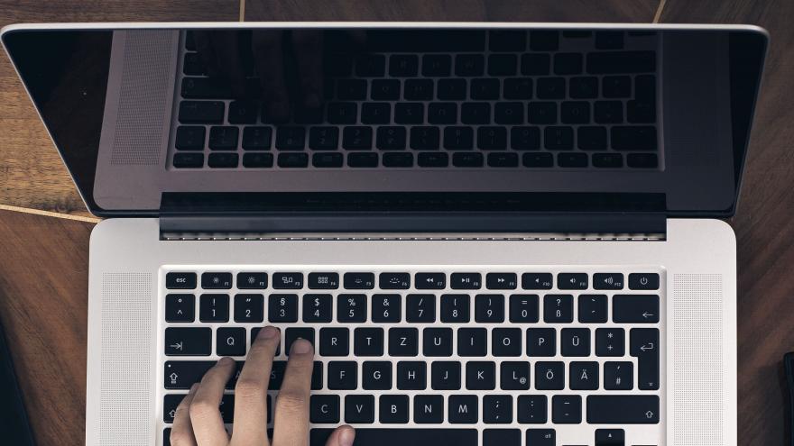 Texto Alternativo: El Gobierno de la Comunidad ofrece dos nuevos cursos masivos en línea para la digitalización de las aulas madrileñas