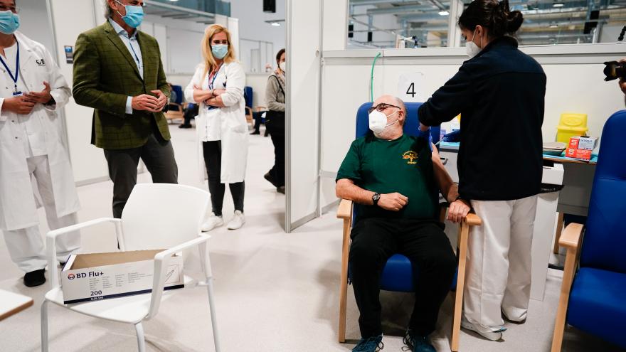Texto Alternativo: Incorporamos este fin de semana 10 hospitales públicos a la estrategia de vacunación general