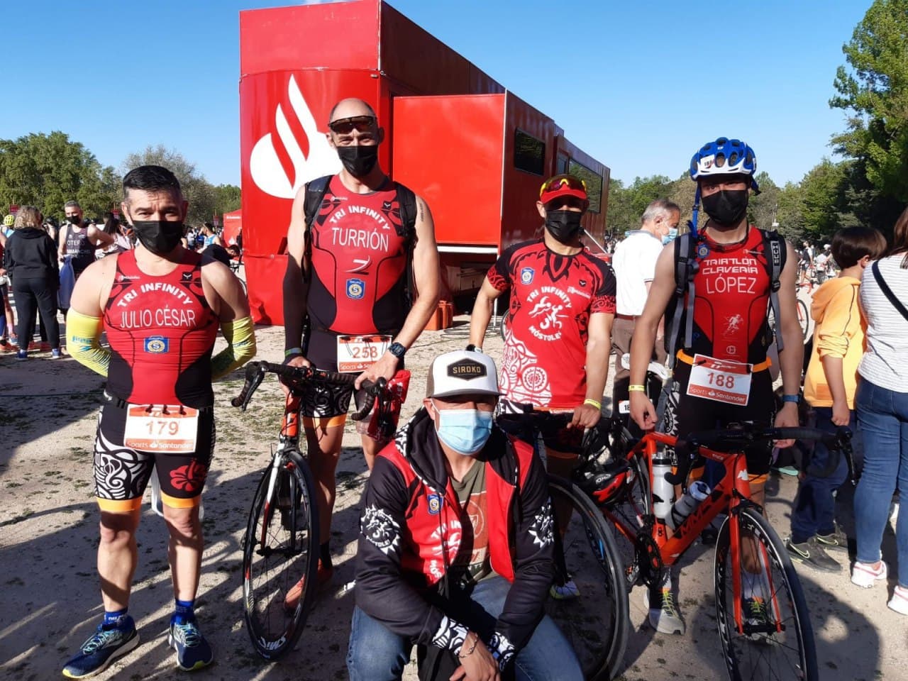 Texto Alternativo: Nuevos éxitos del Club Tri Infinity de Móstoles en el Duatlón Villa de Madrid