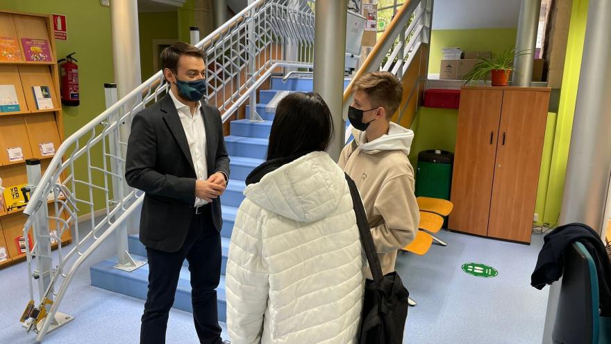 Texto Alternativo: El Gobierno de la Comunidad de Madrid colabora con jóvenes de Tres Cantos en formación y actividades de ocio saludable e inclusivo