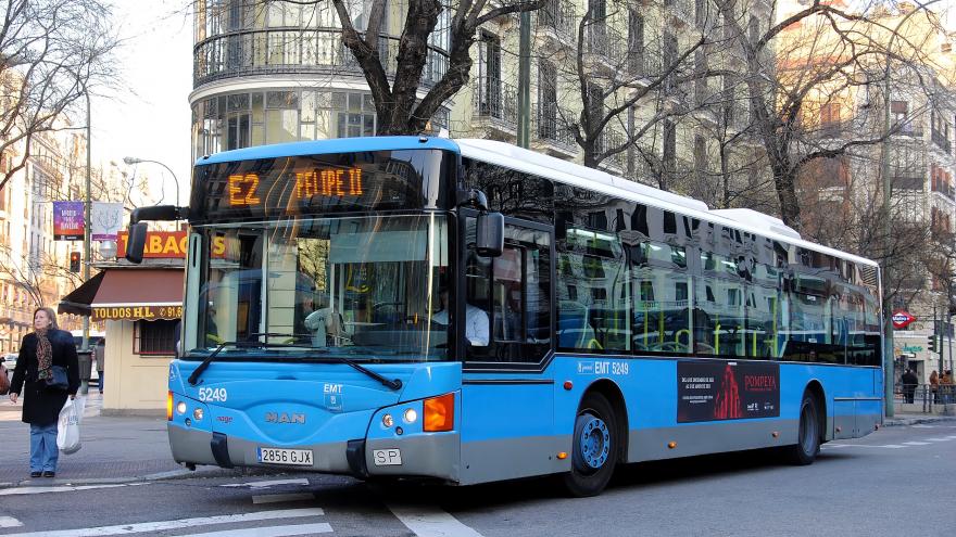 Texto Alternativo: Activamos una línea de autobús exprés con motivo del Mutua Madrid Open de tenis