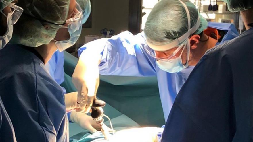 Texto Alternativo: La Unidad de Columna del Marañón, acreditada como centro formador en cirugía vertebral compleja