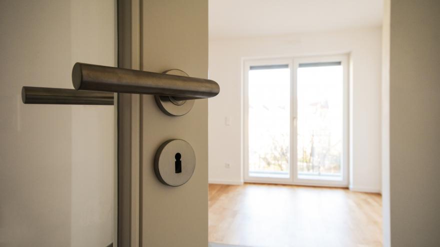 Texto Alternativo: Adjudicamos la gestión de servicios comunes de 2.066 inmuebles de la Agencia de Vivienda Social
