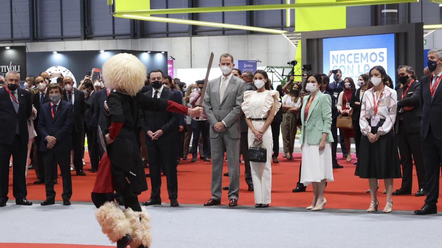Texto Alternativo: Díaz Ayuso participa en la inauguración de FITUR 2021 presidida por SSMM los Reyes