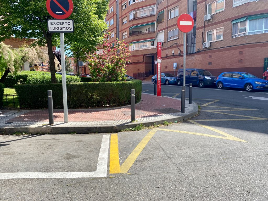 Texto Alternativo: El Gobierno de Móstoles ha finalizado ya la señalización horizontal en una veintena de calles