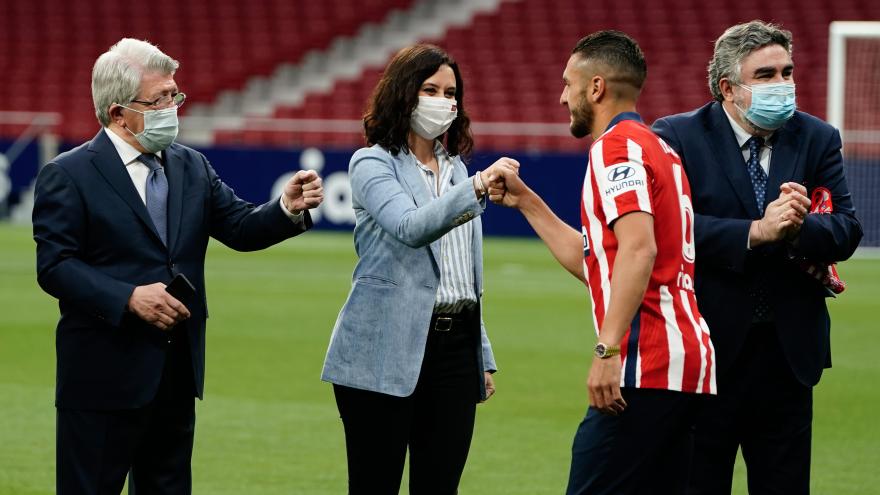 Texto Alternativo: Díaz Ayuso felicita al Atlético de Madrid por el campeonato de La Liga 2020/2021